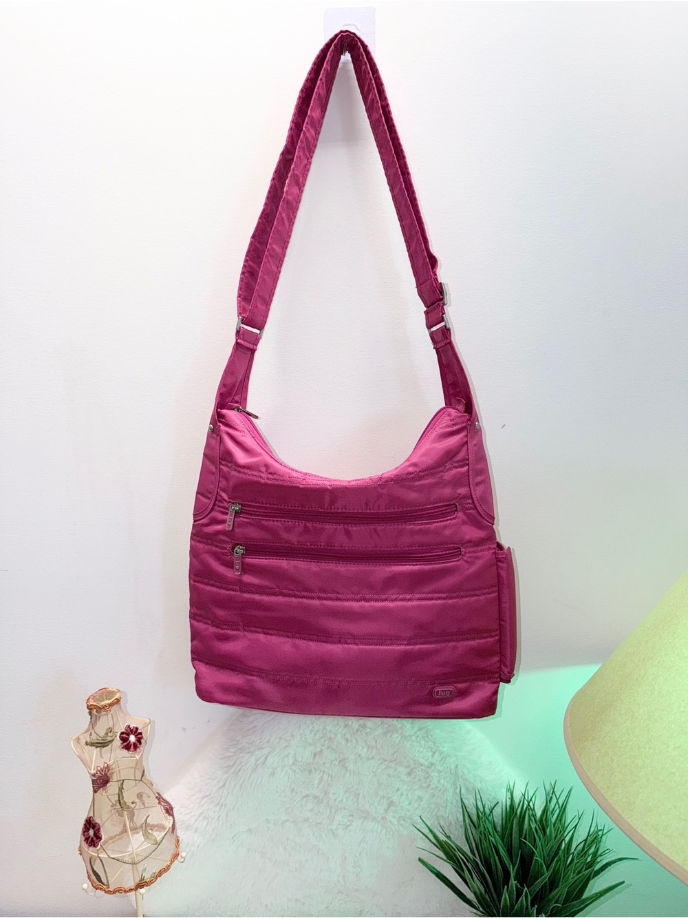 Lug Magenta Quilted Travel Shoulder Organizer Bag Like New 15W x 11.5H 💝
